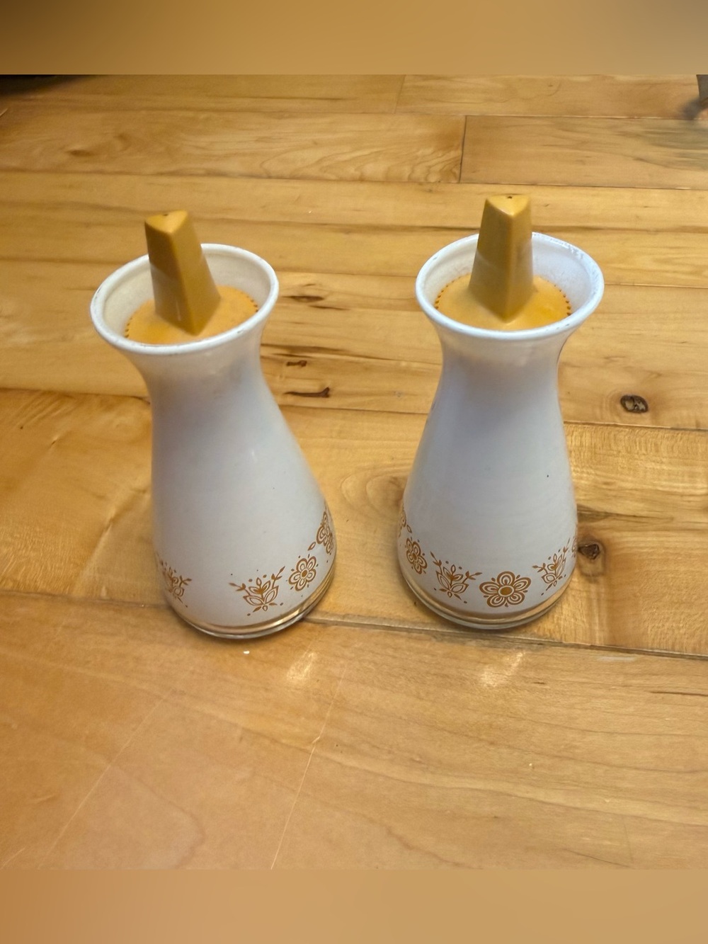 Vintage Pyrex salt white and Gold Floral Ceramic Salt and Pepper Shaker